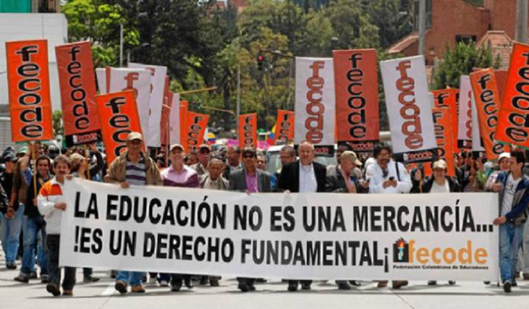 Docentes protestando