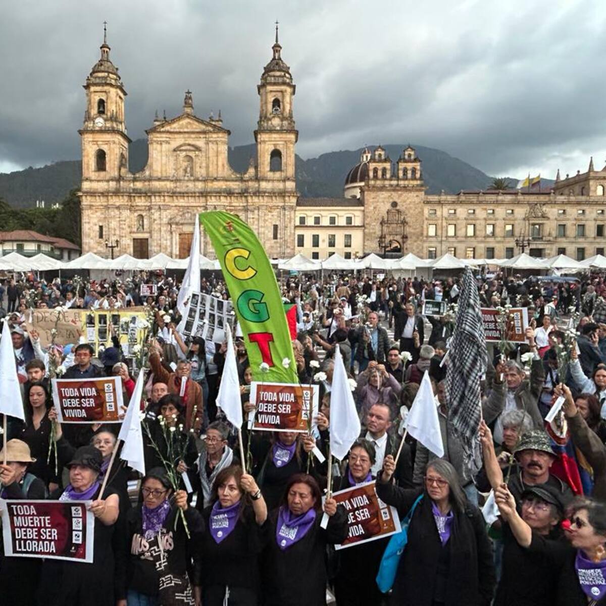 Homenaje a líderes sociales y firmantes de paz asesinados en Colombia
