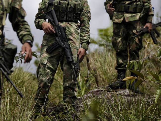 Miembros del Ejército enfrentarían destitución por cuestionar a contratista