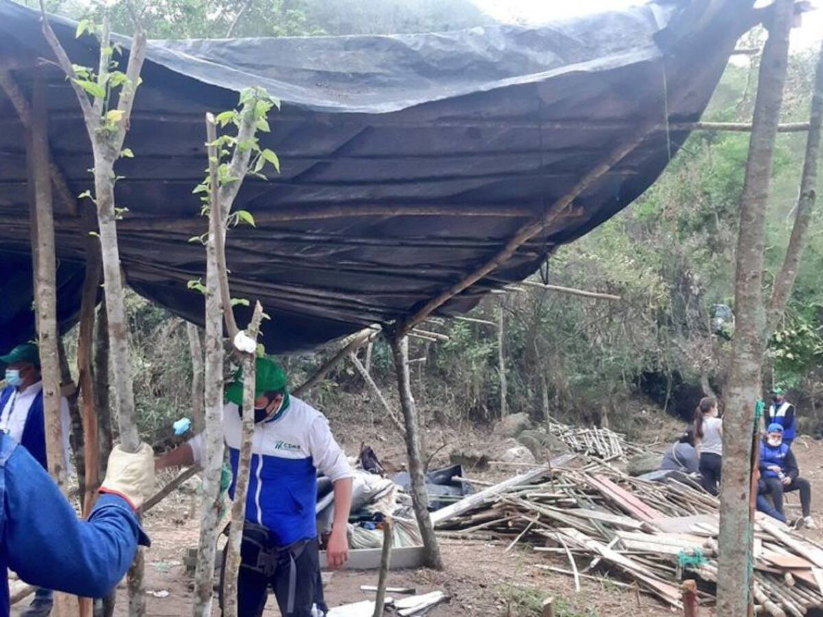 Desalojaron familias que invadieron terreno en Chimitá