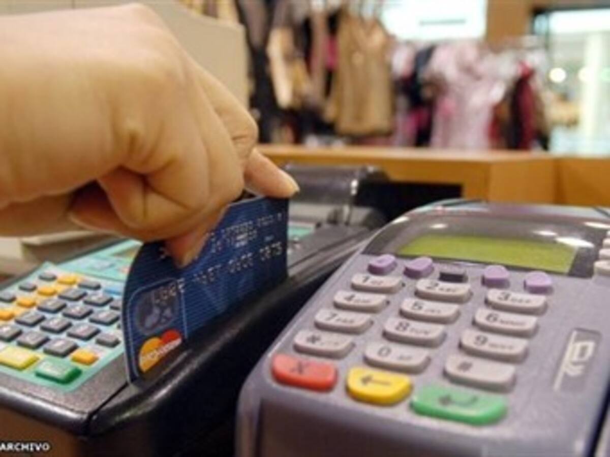 Minhacienda nuevamente pide bajar tasas de interés de tarjetas de crédito
