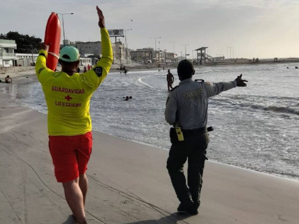 Por alerta meteorológica redujeron horario de playas en Cartagena
