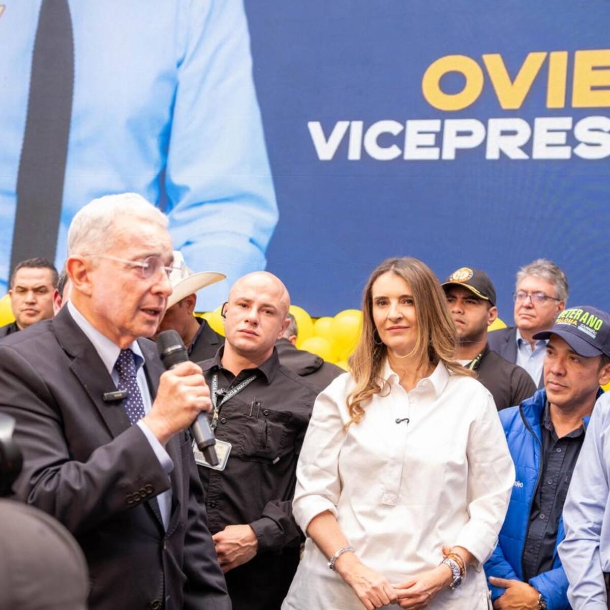 “La política no hay que hacerla en pequeños guetos de sectarismo político”: Álvaro Uribe