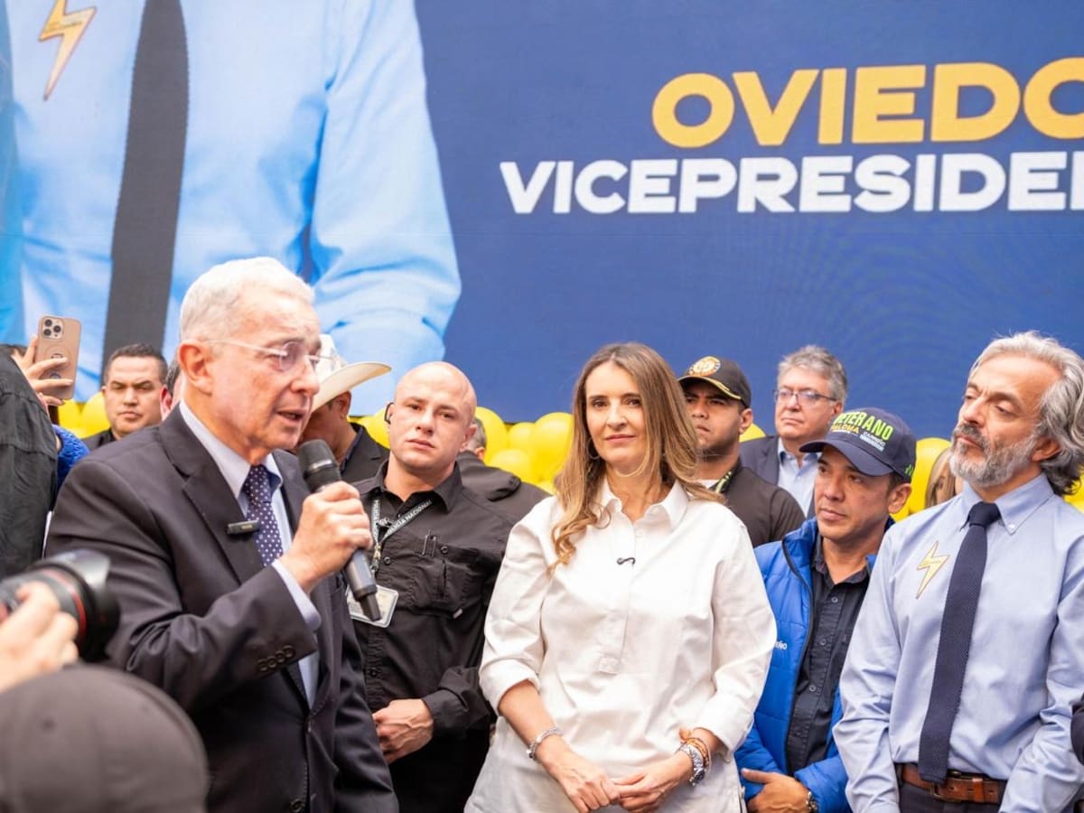 “La política no hay que hacerla en pequeños guetos de sectarismo político”: Álvaro Uribe