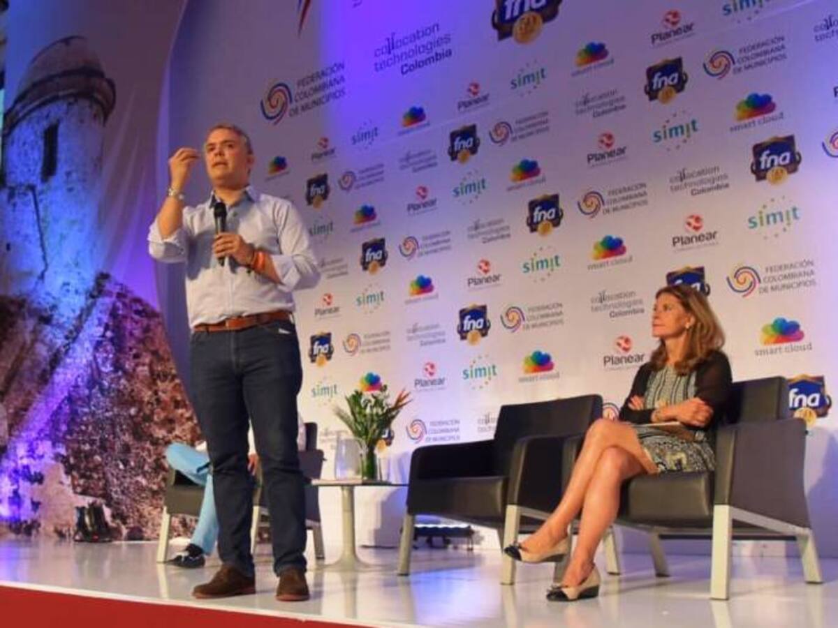 No se deben buscar otros paises para dialogar con el ELN: Iván Duque