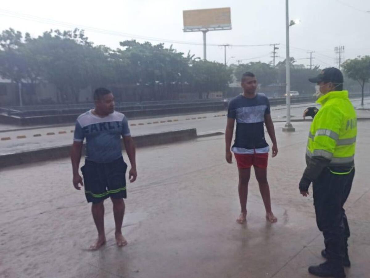 Enfrentamiento de pandillas en medio de la lluvia en Barranquilla