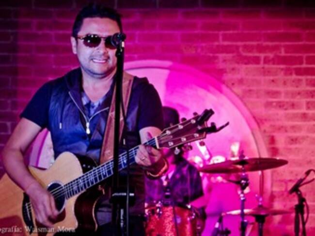 El cantante colombiano Alex Campos promociona su nuevo disco, "Regreso a ti"