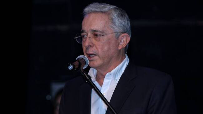 Álvaro Uribe.