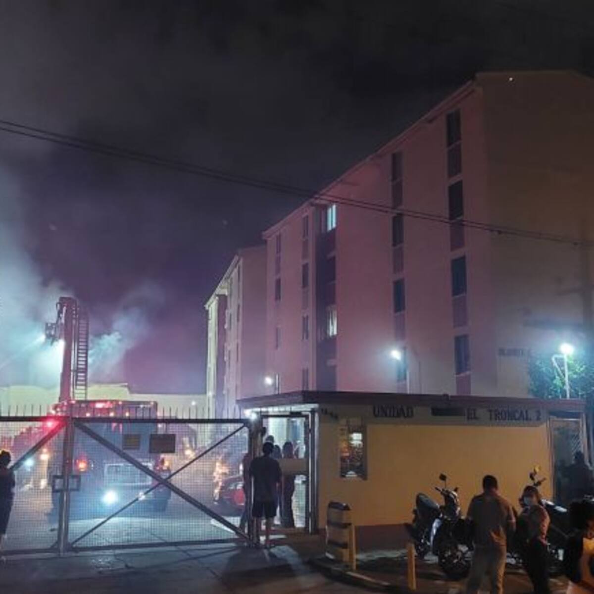 Pérdidas por mil millones deja incendio en fábrica de muebles