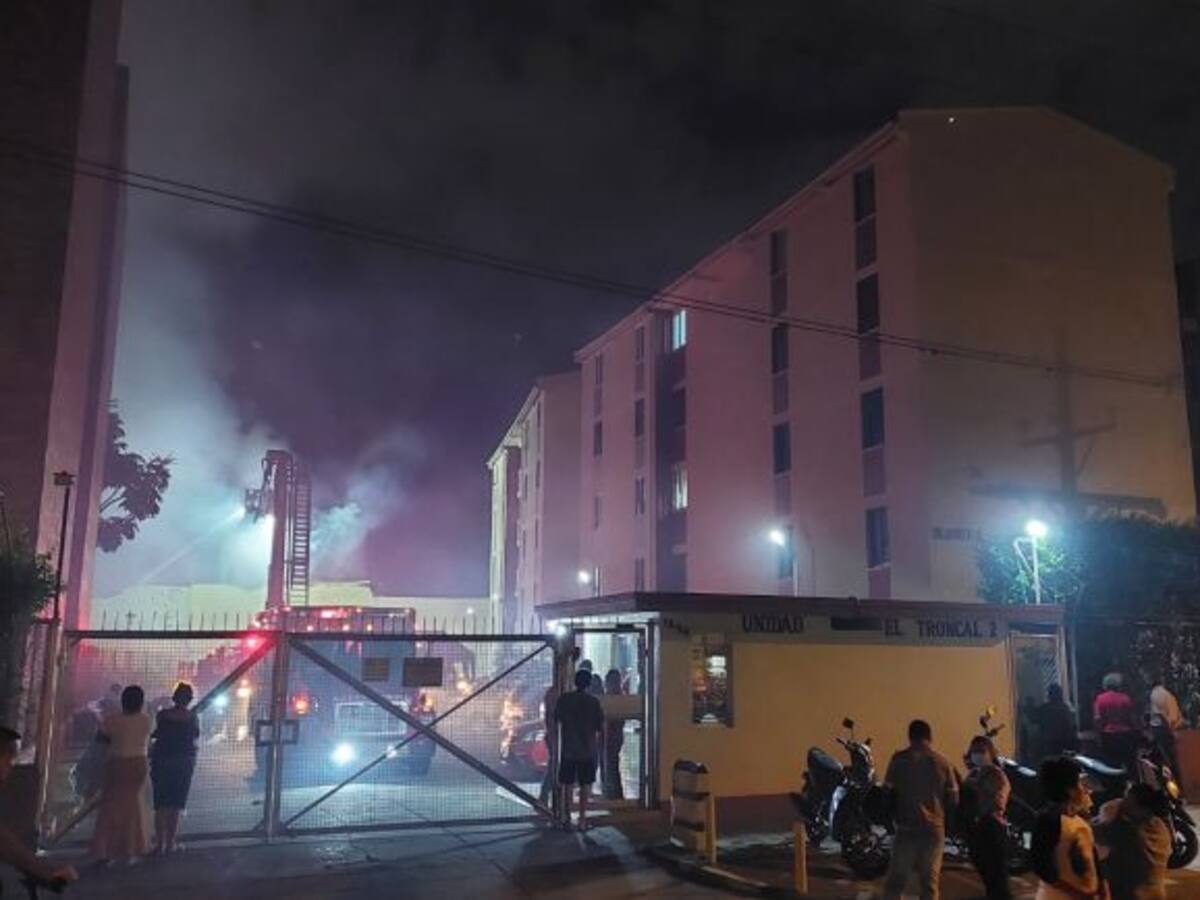 Pérdidas por mil millones deja incendio en fábrica de muebles