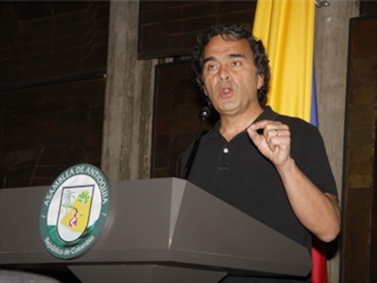 Gobernador de Antioquia está dispuesto a participar en el proceso de paz