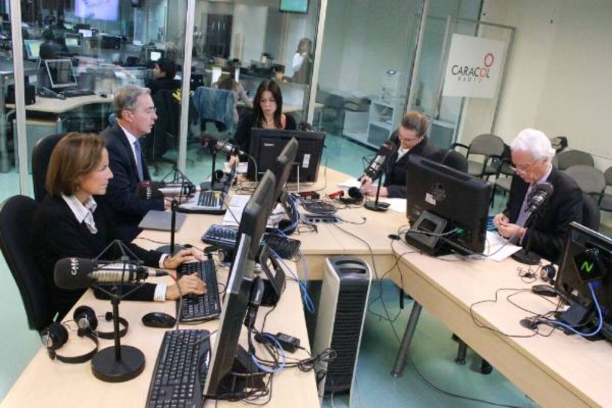Álvaro Uribe, Clara López, Salud Hernández-Mora y Carlos Gustavo Arrieta
