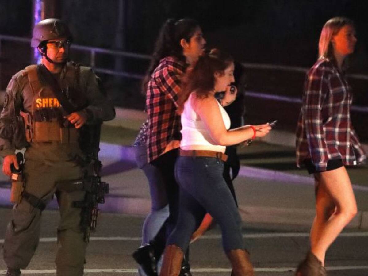 12 muertos deja tiroteo en bar de California