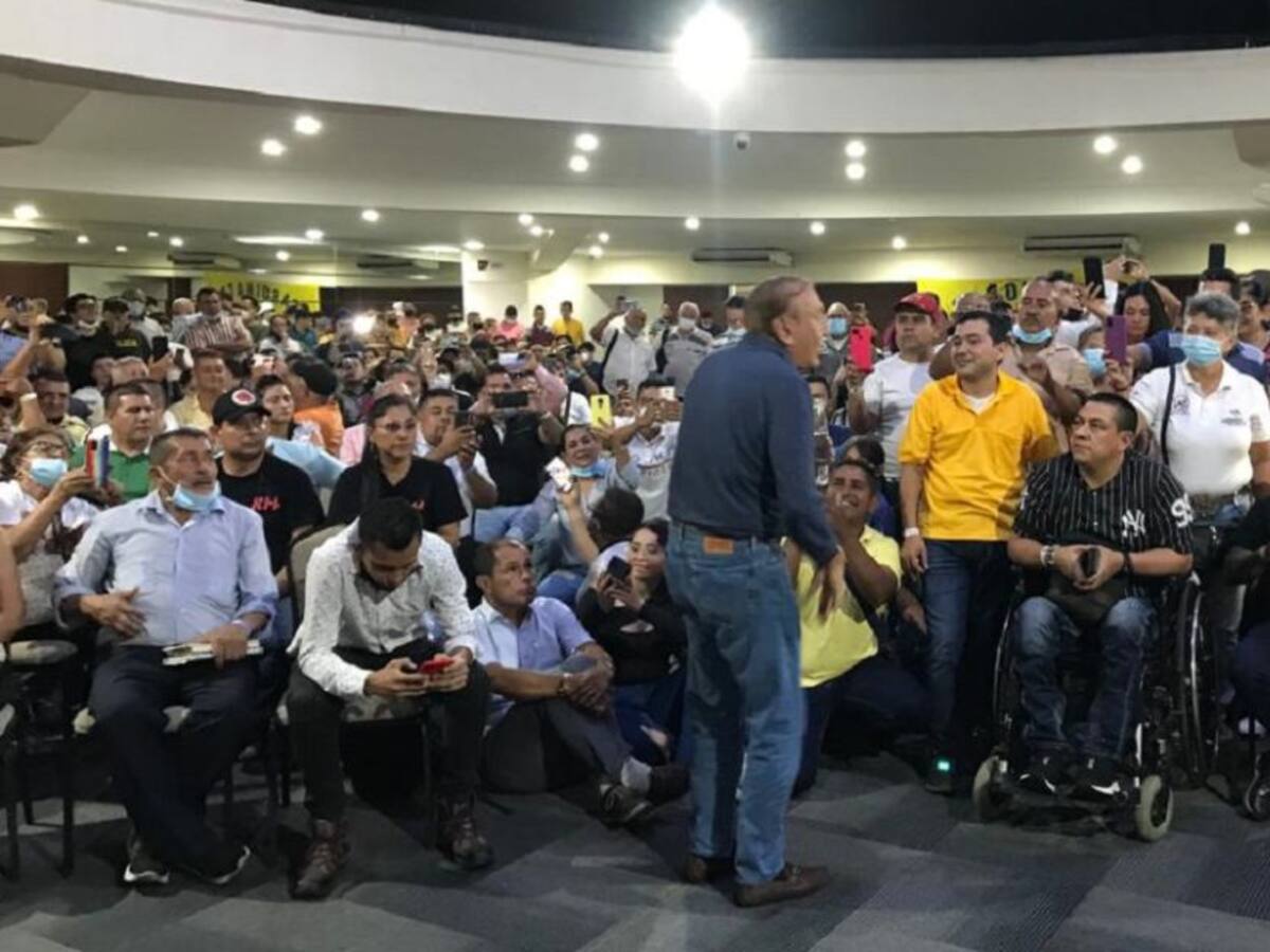 "El ingeniero es un demócrata": seguidores de Rodolfo Hernández