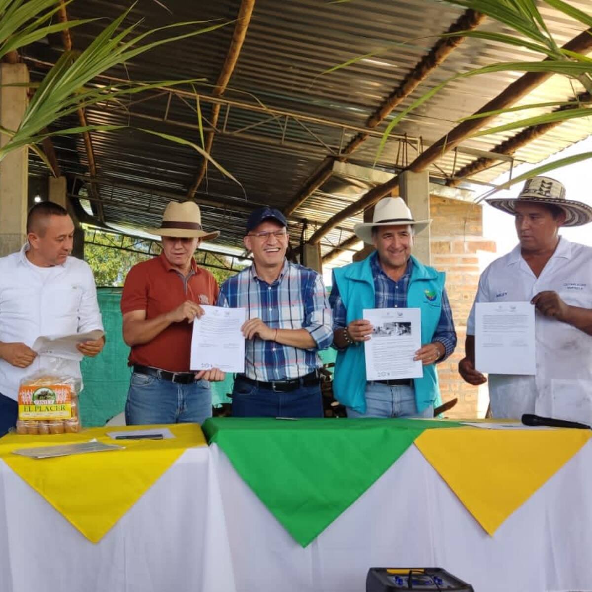 Gobernación de Antioquia entrega plantas de pulverización de panela en 7 municipios