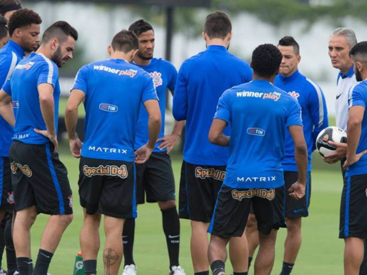Conrinthians llegó a Bogotá; hoy reconocimiento del estadio el Campín