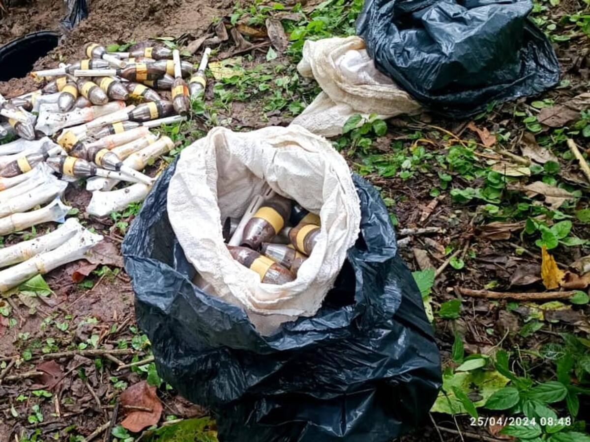 Hallan depósito ilegal con artefactos explosivos en límites de Putumayo-Cauca