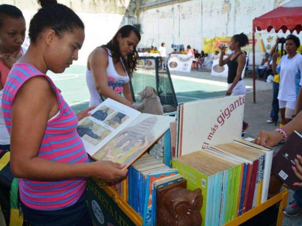 IPCC trabaja en la promoción de la lectura en la cárcel de San Diego
