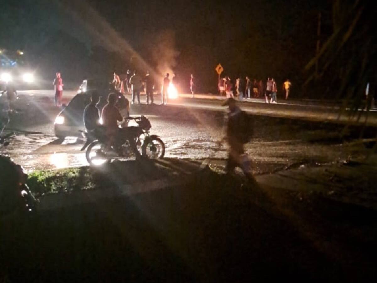 Habitantes de Turbana, inconformes por constantes cortes de energía