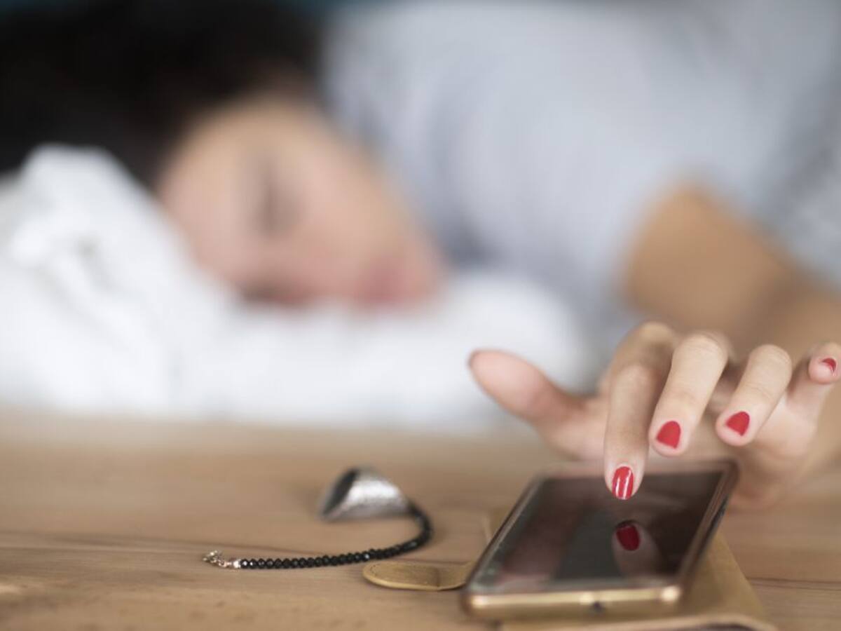 ¿Por qué nos levantamos un minuto antes de que suene la alarma?