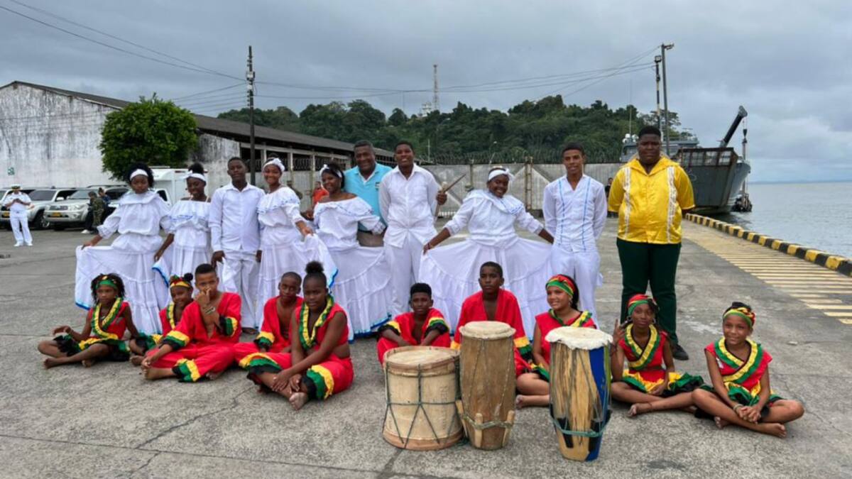 Con baile y cultura, le hacen frente al reclutamiento de menores