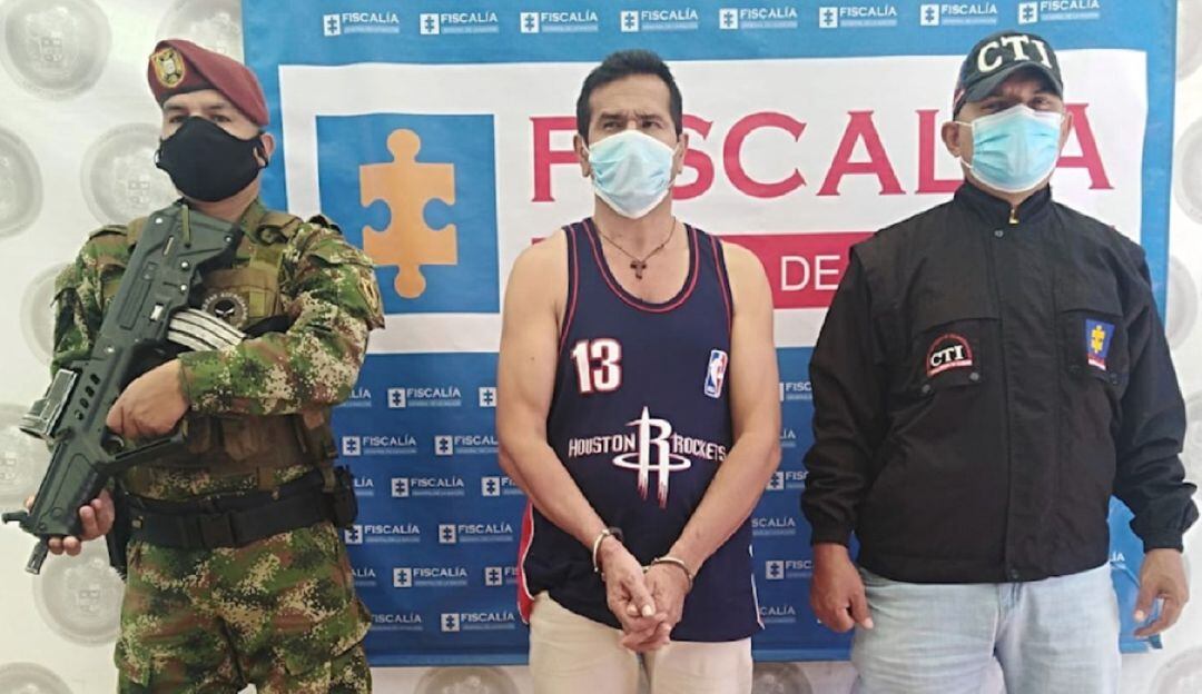 Al parecer le pagaba a un menor por tener relaciones sexuales.