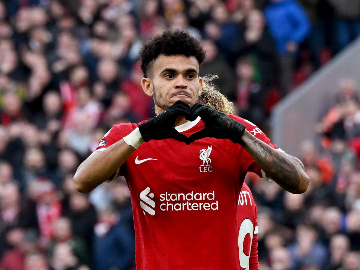 Video: Luis Díaz anotó un gol de cabeza en victoria del Liverpool ante el Burnley