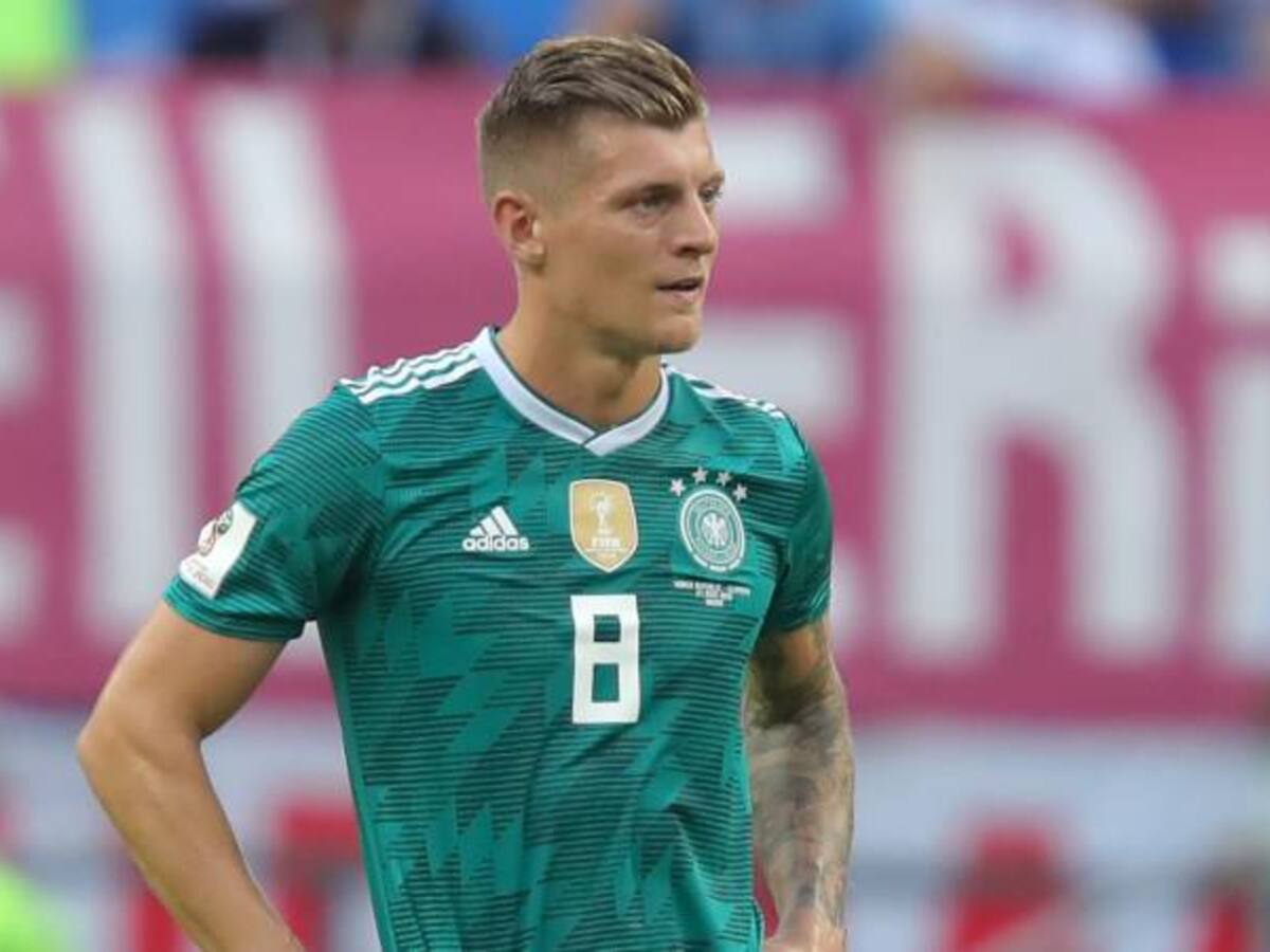 ¡En tacones! Japonesa se vuelve viral por imitar el golazo de Toni Kroos