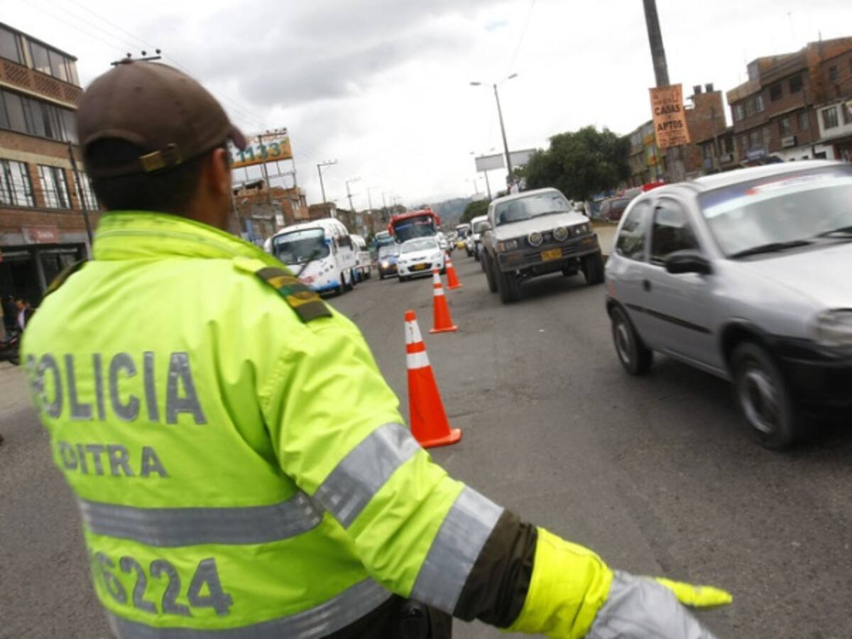 Cerca de 700 conductores 'mal parqueados' fueron sancionados este fin de semana