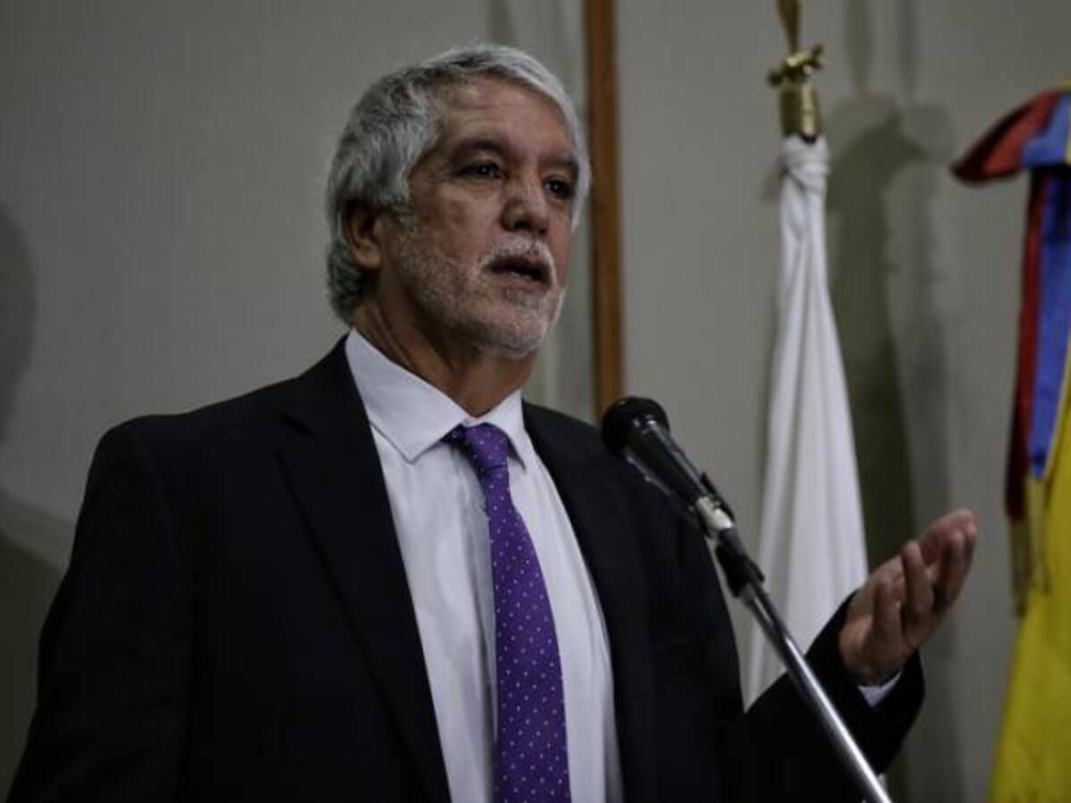 En Bogotá había una porquería en la contratación de alimentos: Peñalosa