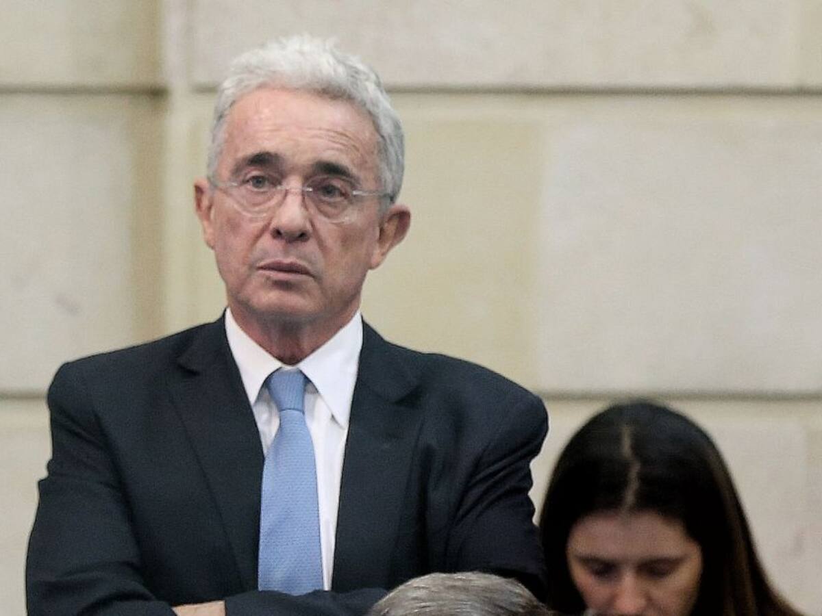 “Los DDHH no operan en favor de los policías”: Uribe sobre bloqueo de tuit