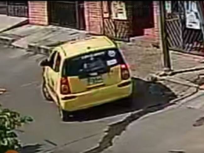 El caso quedó registrado en las cámaras de seguridad.