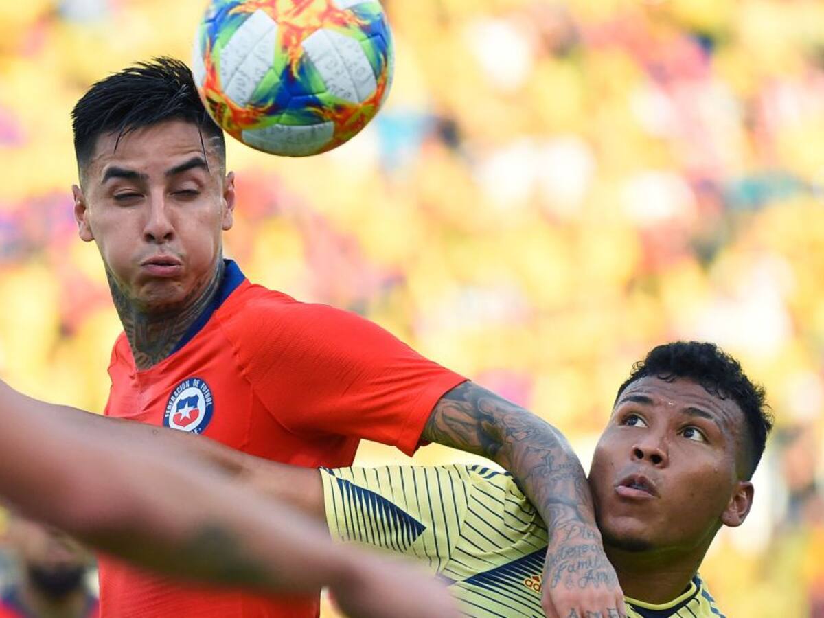 Claudio Bravo y Erick Pulgar son baja en Chile para partido contra Colombia