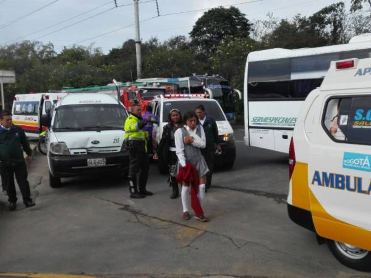 Accidente de ruta escolar en Bogotá deja seis personas lesionadas
