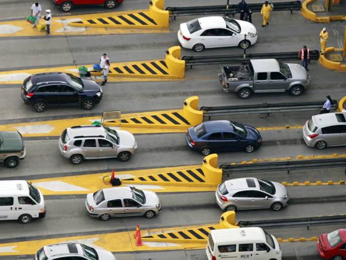 Accidente de tránsito generó problemas de movilidad en la vía hacia el Alto de la Línea