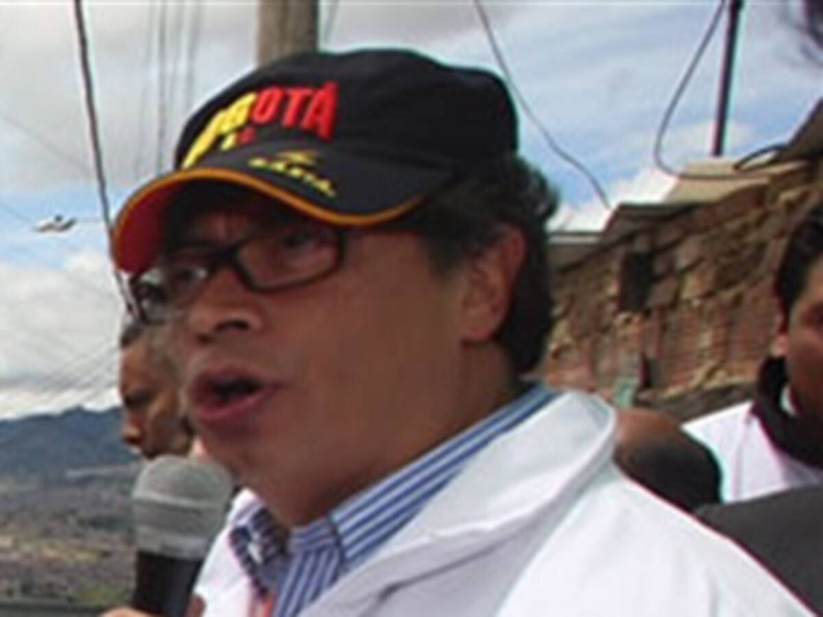 Quienes revisaron firmas en la Registraduría están investigados por fraude: Petro