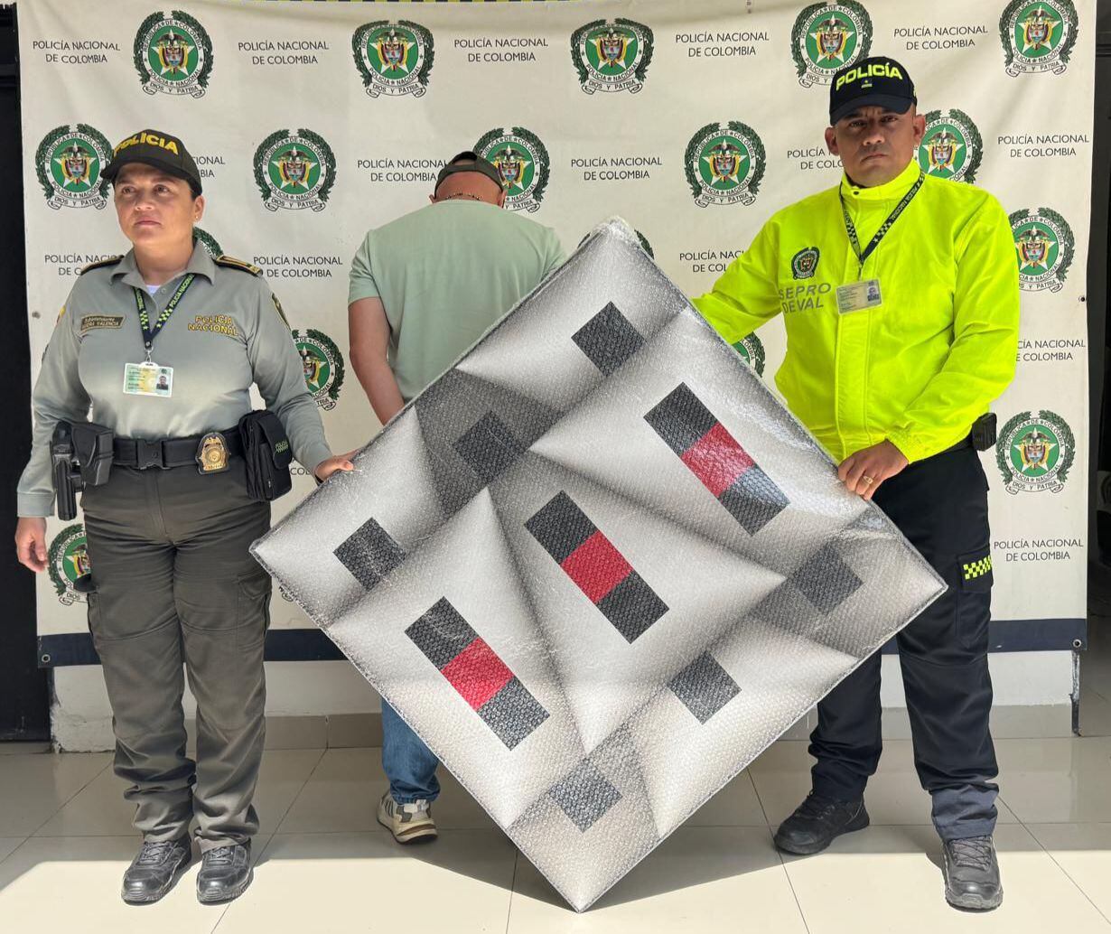 Recuperan obra del maestro Omar Rayo avaluada en 200 millones de pesos - Policía Valle