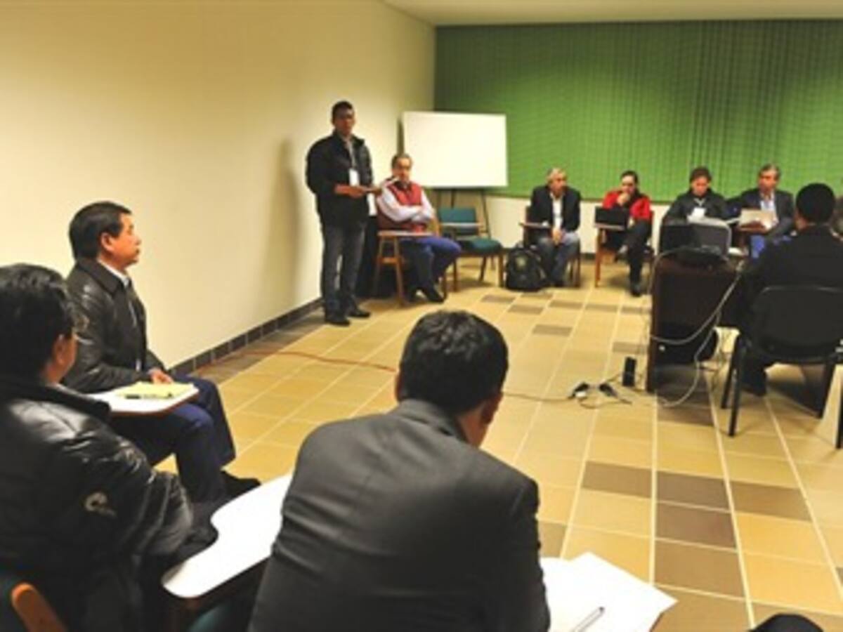 Campesinos amenazan con levantarse de mesa de negociación con el Gobierno