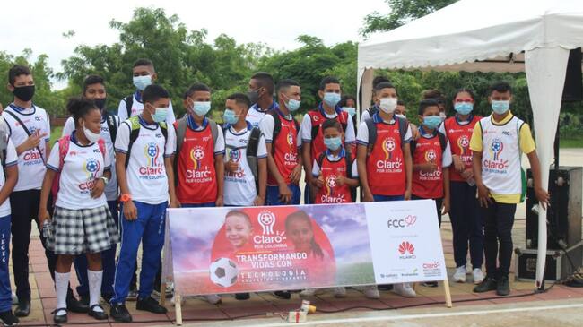 Niños que participan en la Copa Claro por Colombia en el municipio de Soledad.