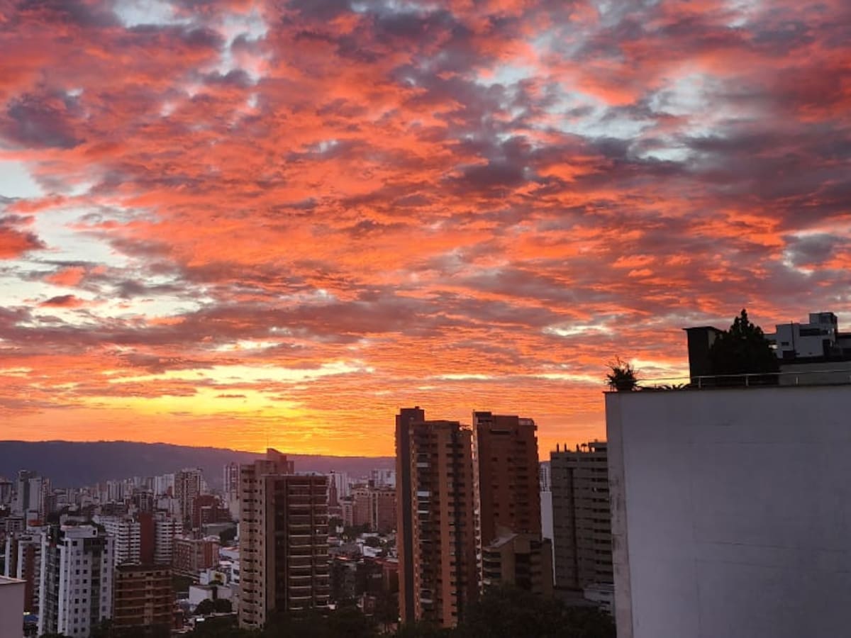 El espectacular atardecer de este domingo en Bucaramanga