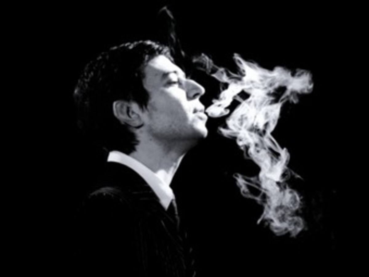 Retiran del metro de París el cartel de una película porque el actor aparece fumando