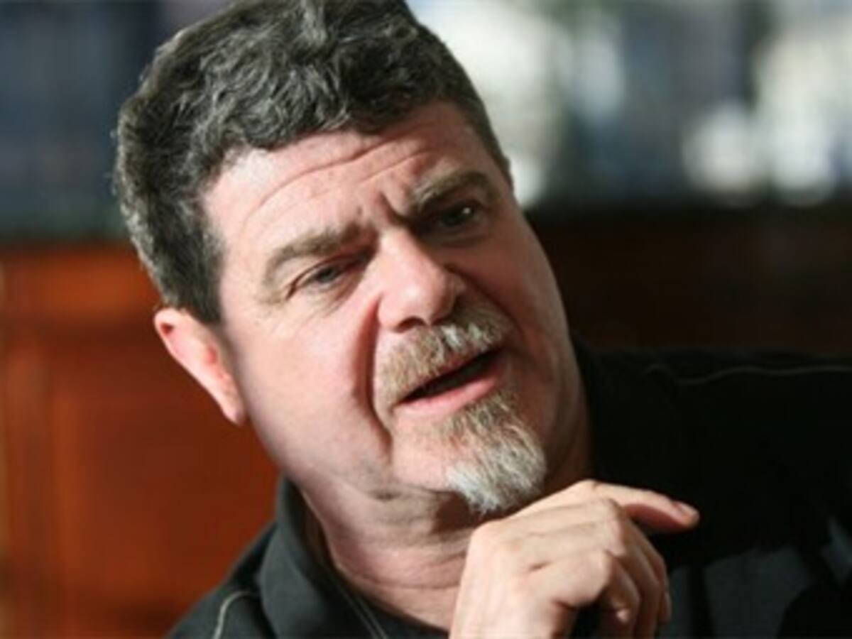 Si hay alguien que ''pide piso'', es el grupo Clarín: Gustavo Santaolalla