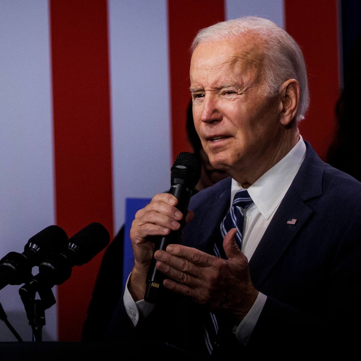 Presidente Joe Biden pidió al Congreso aprobar ley que prohíbe armas de asalto