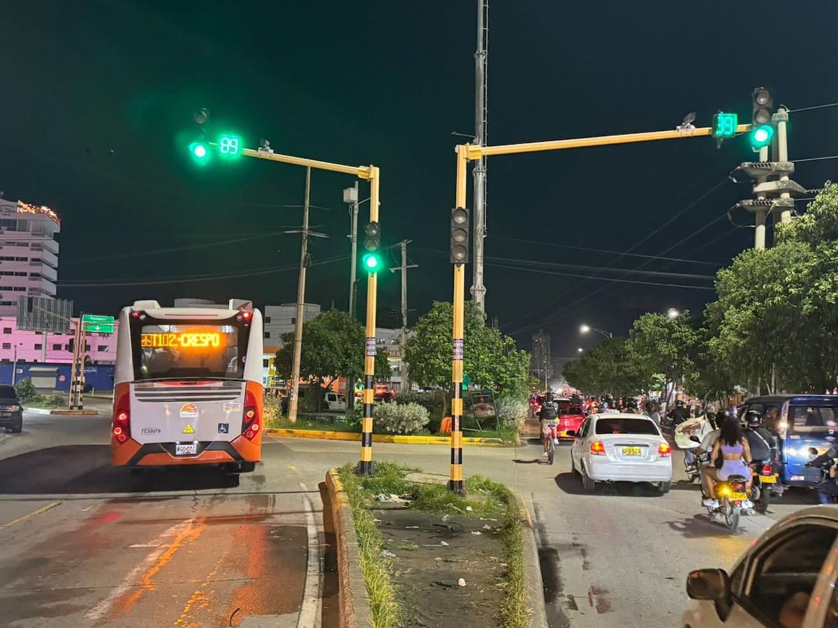 Cinco de los 13 semáforos vandalizados en Cartagena ya están prestando servicio