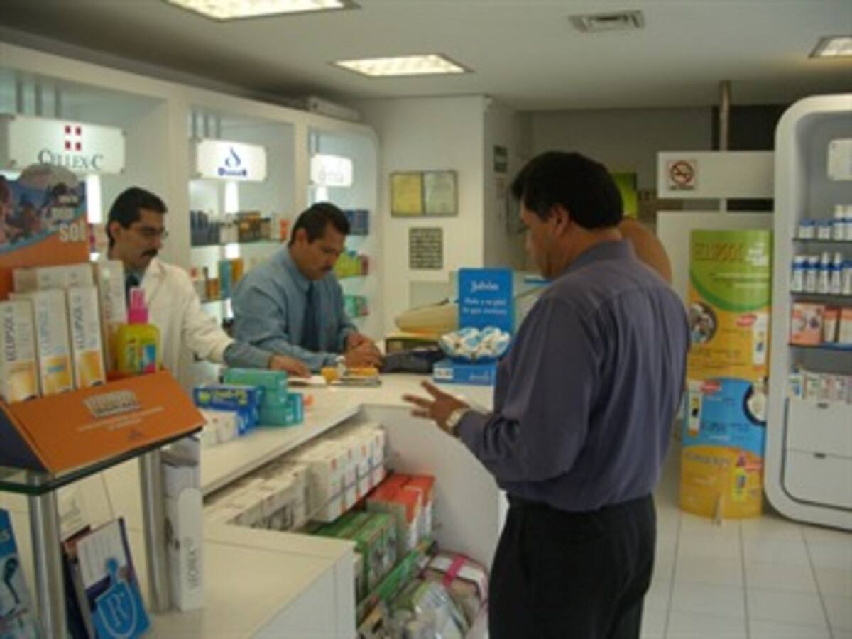Usuarios se quedaron esperando la reducción al precio de los medicamentos