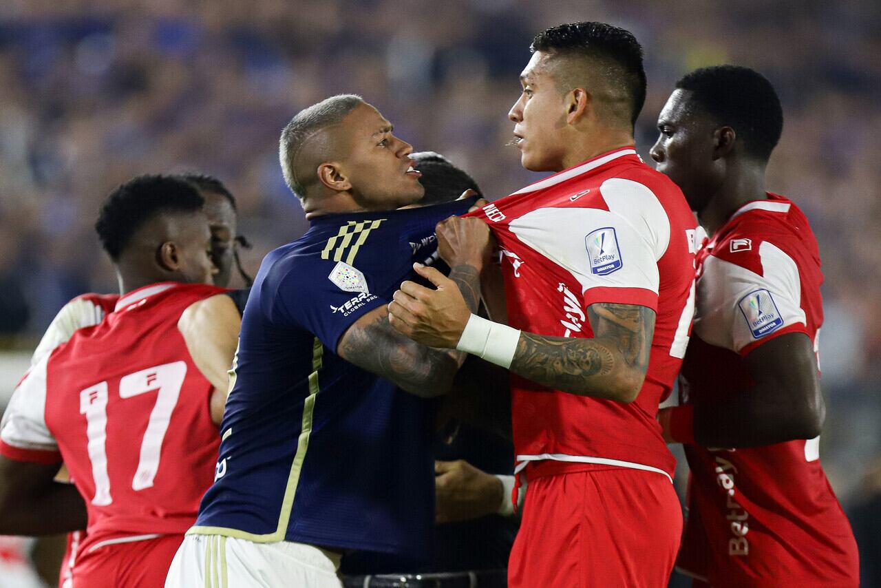 Bogotá. Diciembre 05 de 2024. Millonarios enfrenta a Independiente Santa Fe, por encuentro válido de la Liga BetPlay II 2024 de la fecha 5 de cuadrangulares del grupo A, en el estadio Nemesio Camacho El Campin. (Colprensa - Lina Gasca).