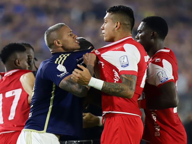 Bogotá. Diciembre 05 de 2024. Millonarios enfrenta a Independiente Santa Fe, por encuentro válido de la Liga BetPlay II 2024 de la fecha 5 de cuadrangulares del grupo A, en el estadio Nemesio Camacho El Campin. (Colprensa - Lina Gasca).