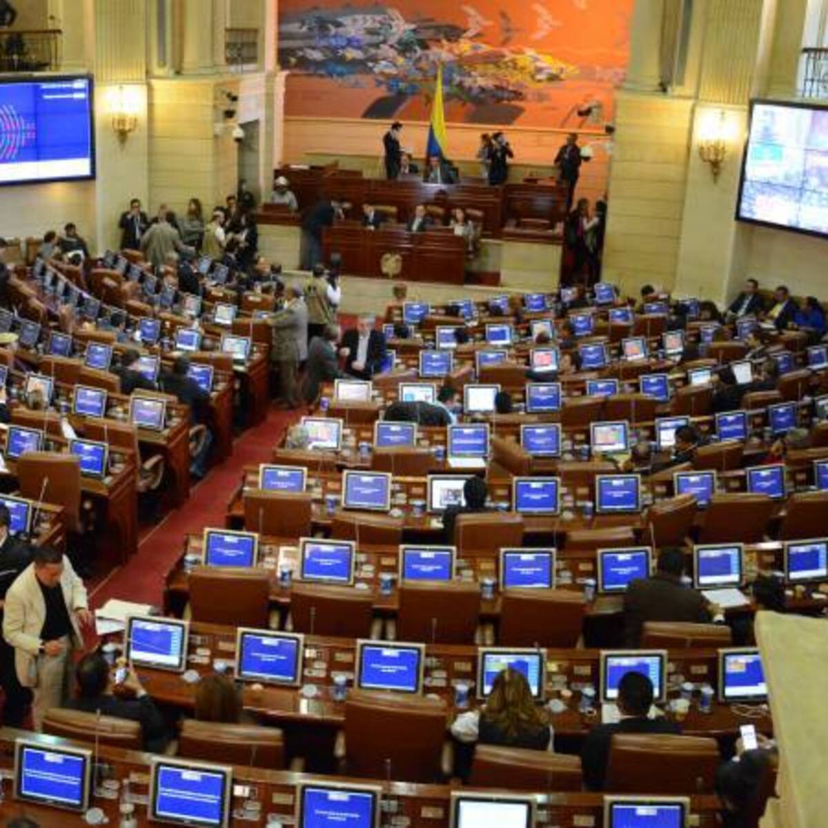 Congresistas reaccionan a declaración de Petro tras masivas movilizaciones en Colombia