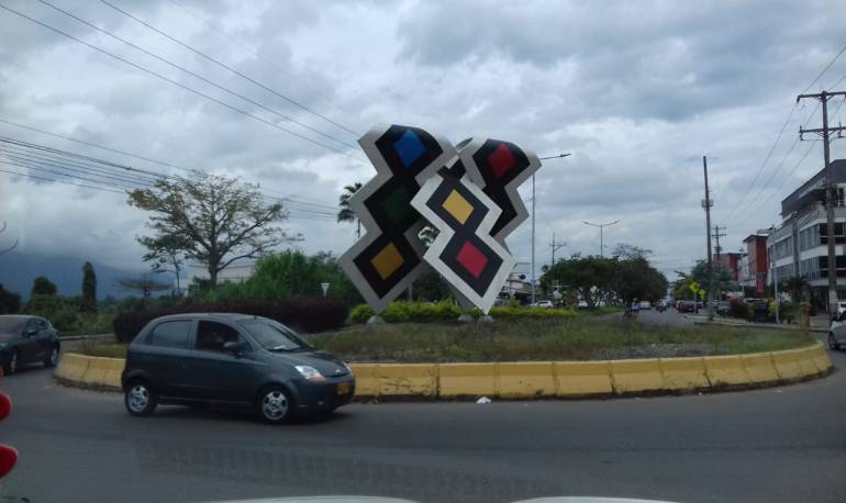 Todos los días 5:45, 6:48, 7:48 y 8:45 a.m. escuche la información local en Caracol Radio 