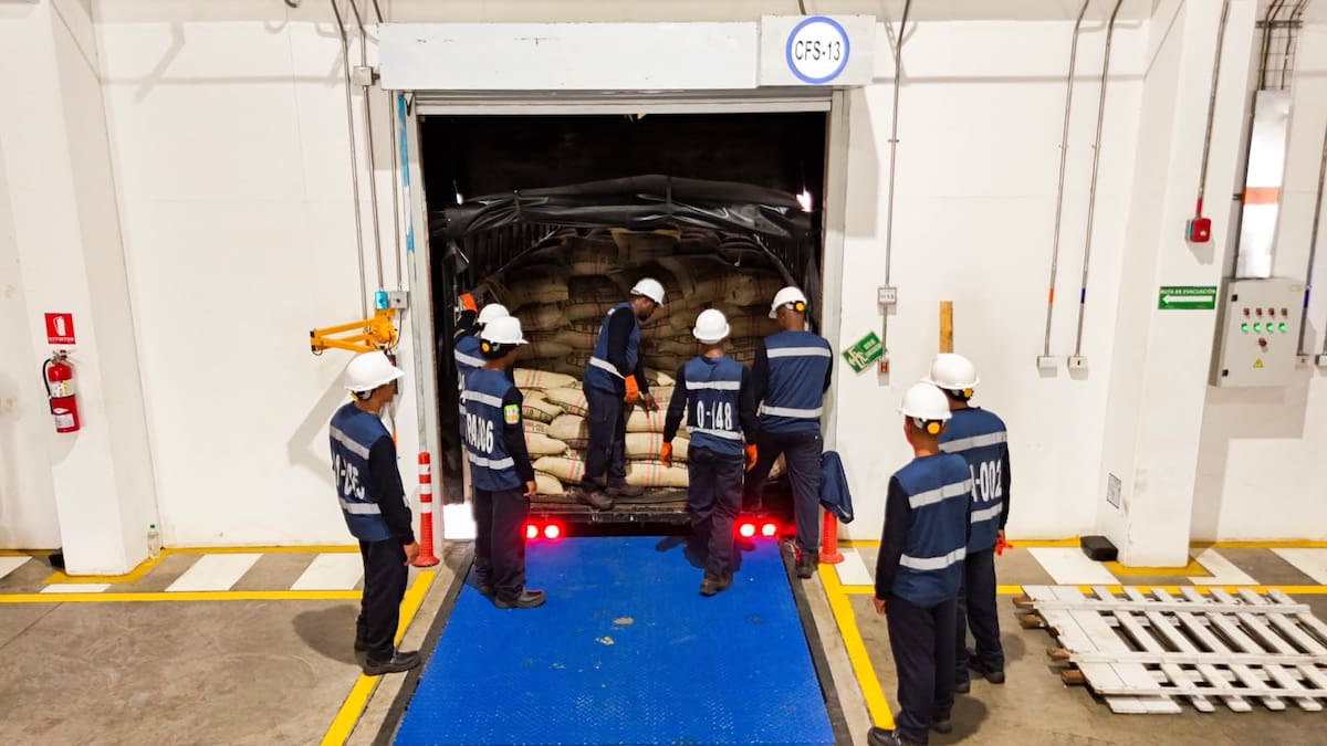 Puerto Antioquia realiza la primera exportación de café colombiano desde Urabá
